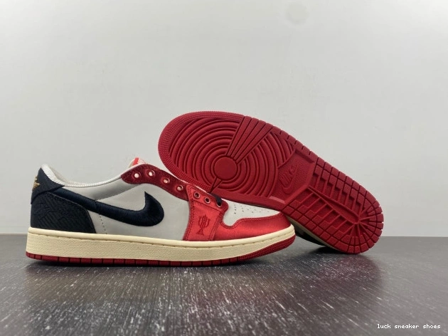 Reps LUCY Room Away Trophy Jordan 1 x OG Low Air FN0432-100 0702